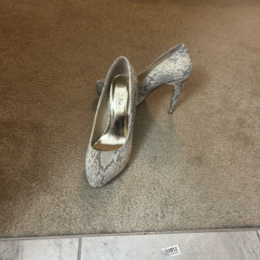 Zara Chic Snake Print Heels - Gray